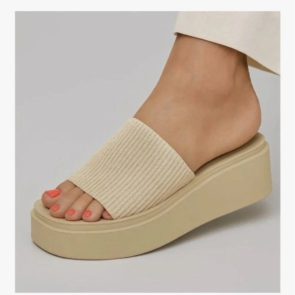 NWT Women’s Platform Wedge Sandals Size 11 Tanned Beige Slip On